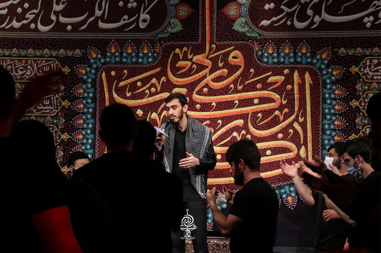 مداحی حاج مهدی رسولی - واحد | یه آدمایی هستن توی این دنیا...
